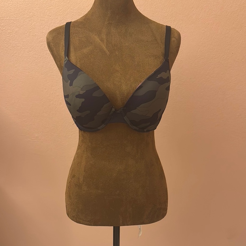 PINK Victoria's Secret Green and Black Underwire Bra